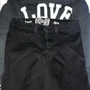 Love hoodie with So black jeggings.